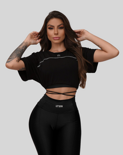 Let's Gym Poison Cropped - Black styling view